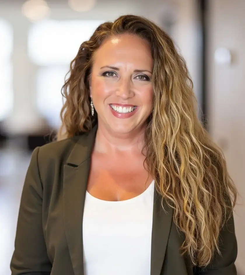 Ms. Laura  Barnard